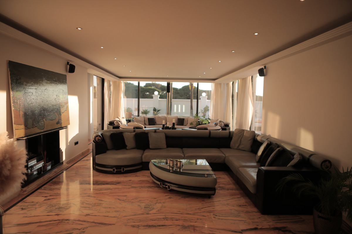 8 Bed Townhouse for sale in Artola Costa Del Sol, Málaga, Spain