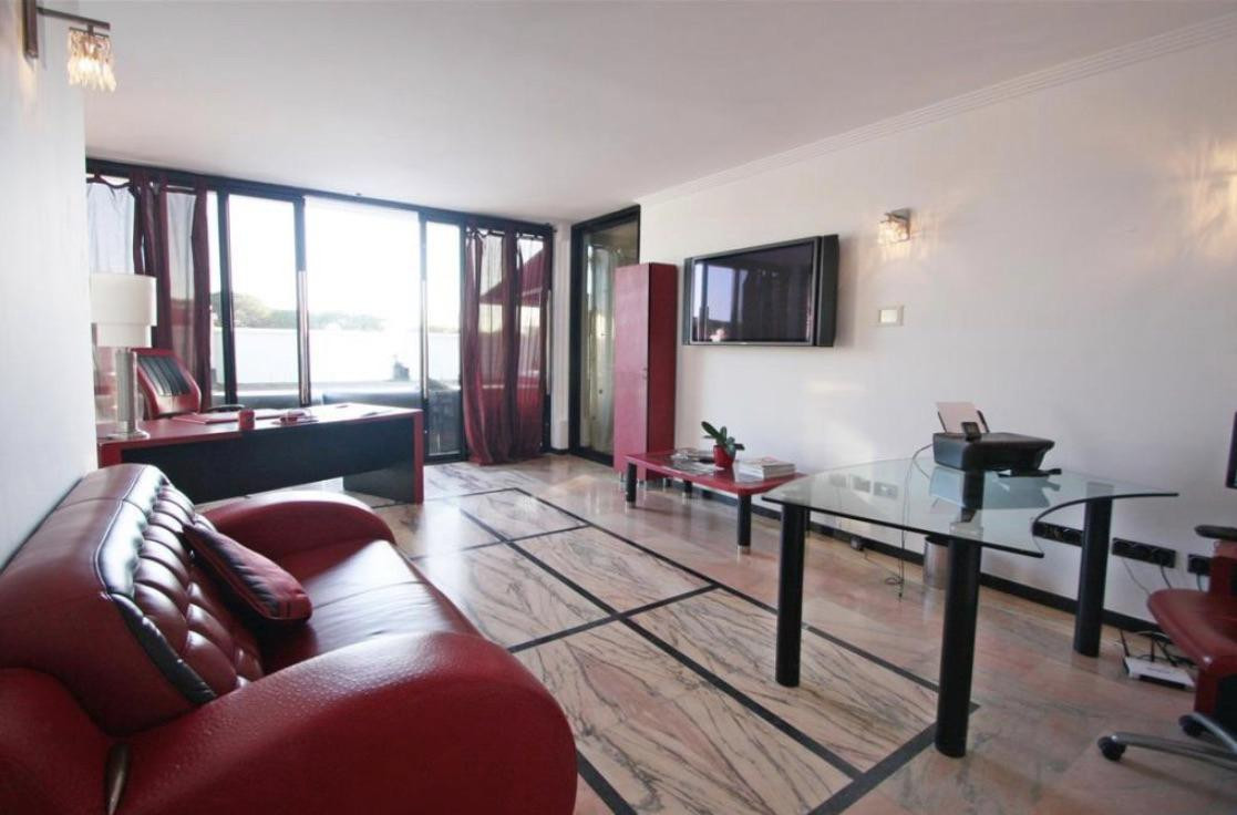 8 Bed Townhouse for sale in Artola Costa Del Sol, Málaga, Spain
