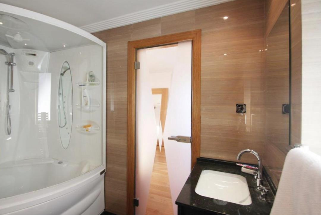 8 Bed Townhouse for sale in Artola Costa Del Sol, Málaga, Spain