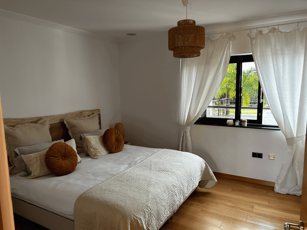 8 Bed Townhouse for sale in Artola Costa Del Sol, Málaga, Spain