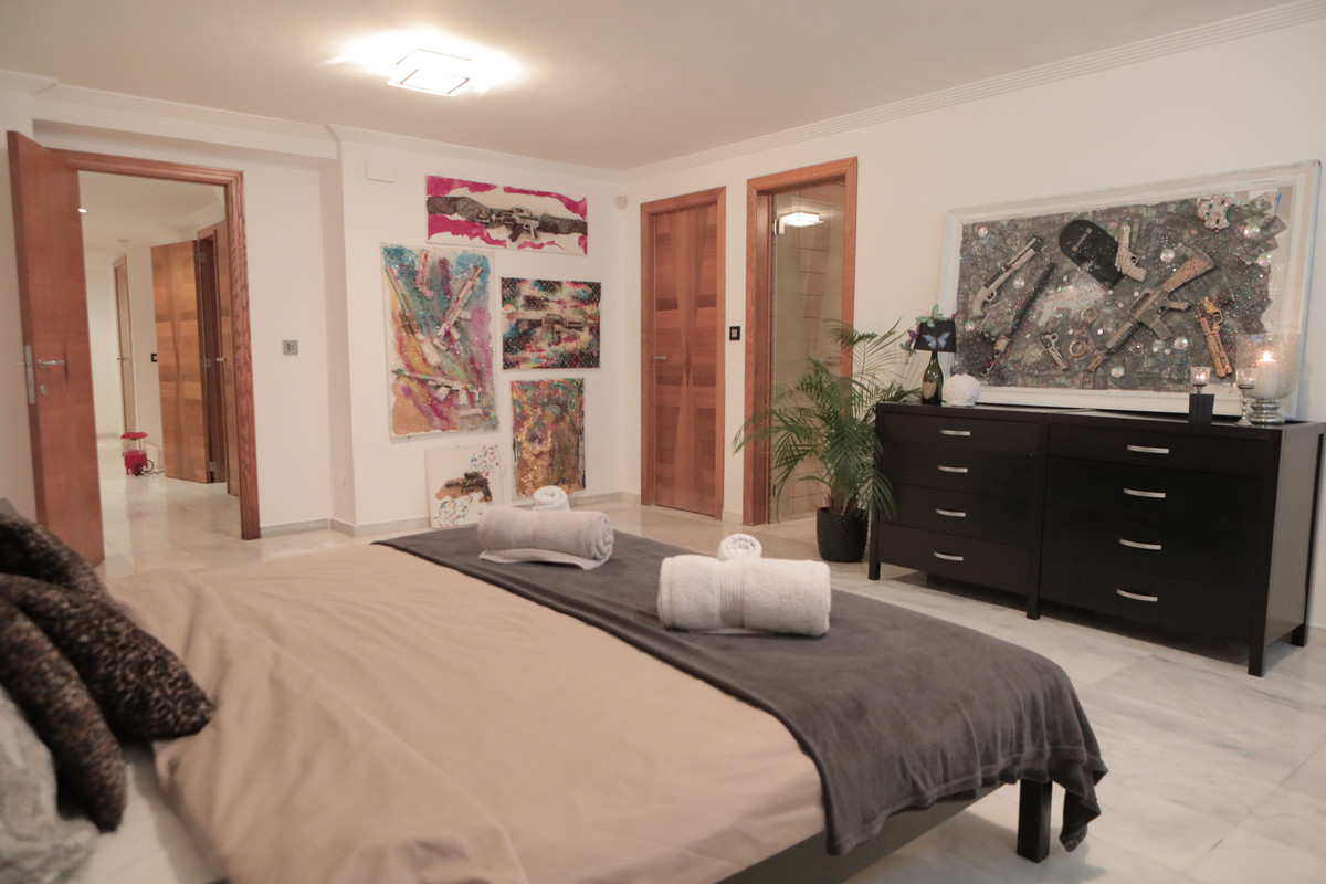 8 Bed Townhouse for sale in Artola Costa Del Sol, Málaga, Spain