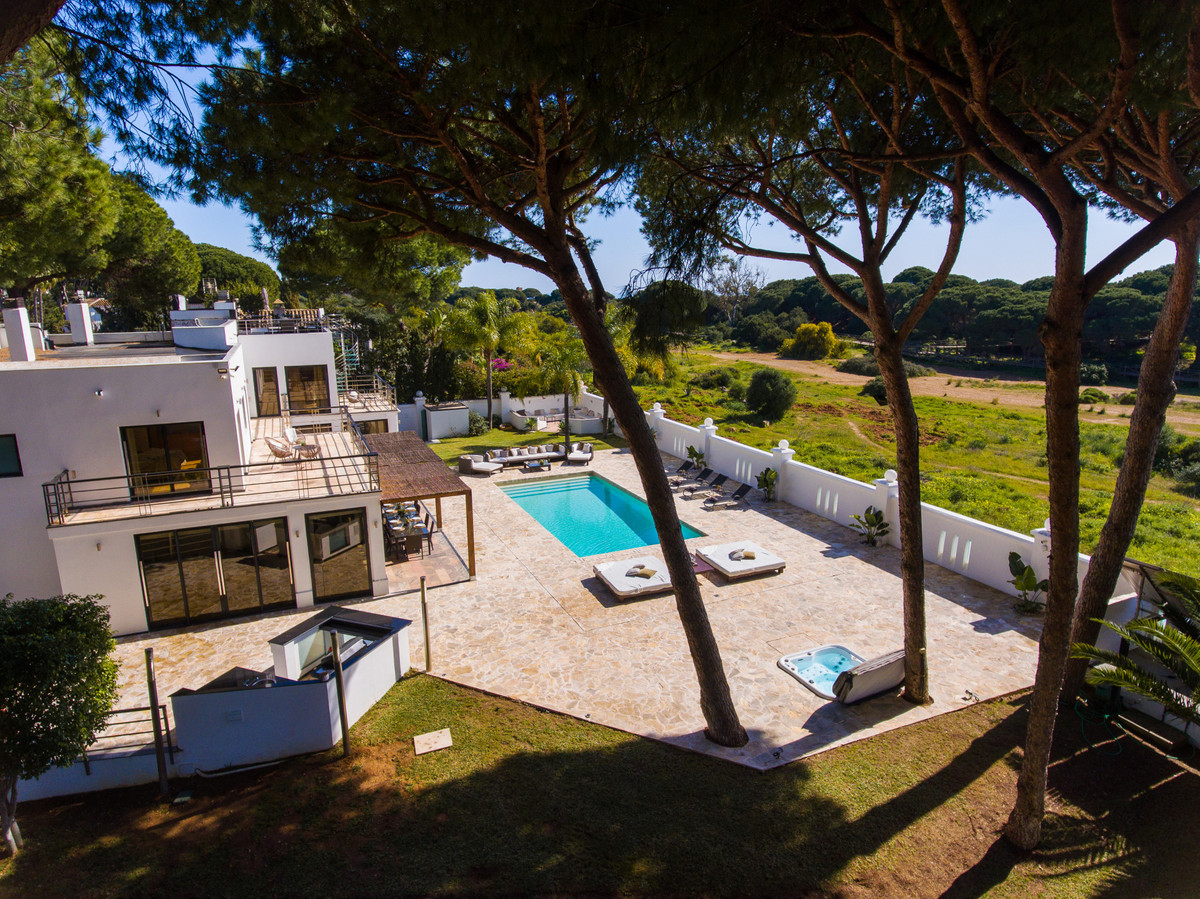 8 Bed Townhouse for sale in Artola Costa Del Sol, Málaga, Spain