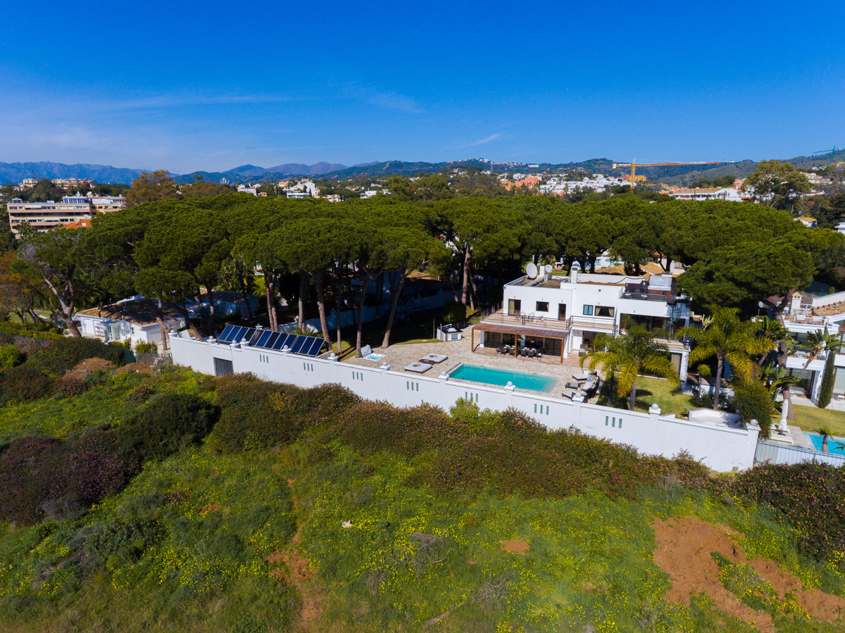 8 Bed Townhouse for sale in Artola Costa Del Sol, Málaga, Spain