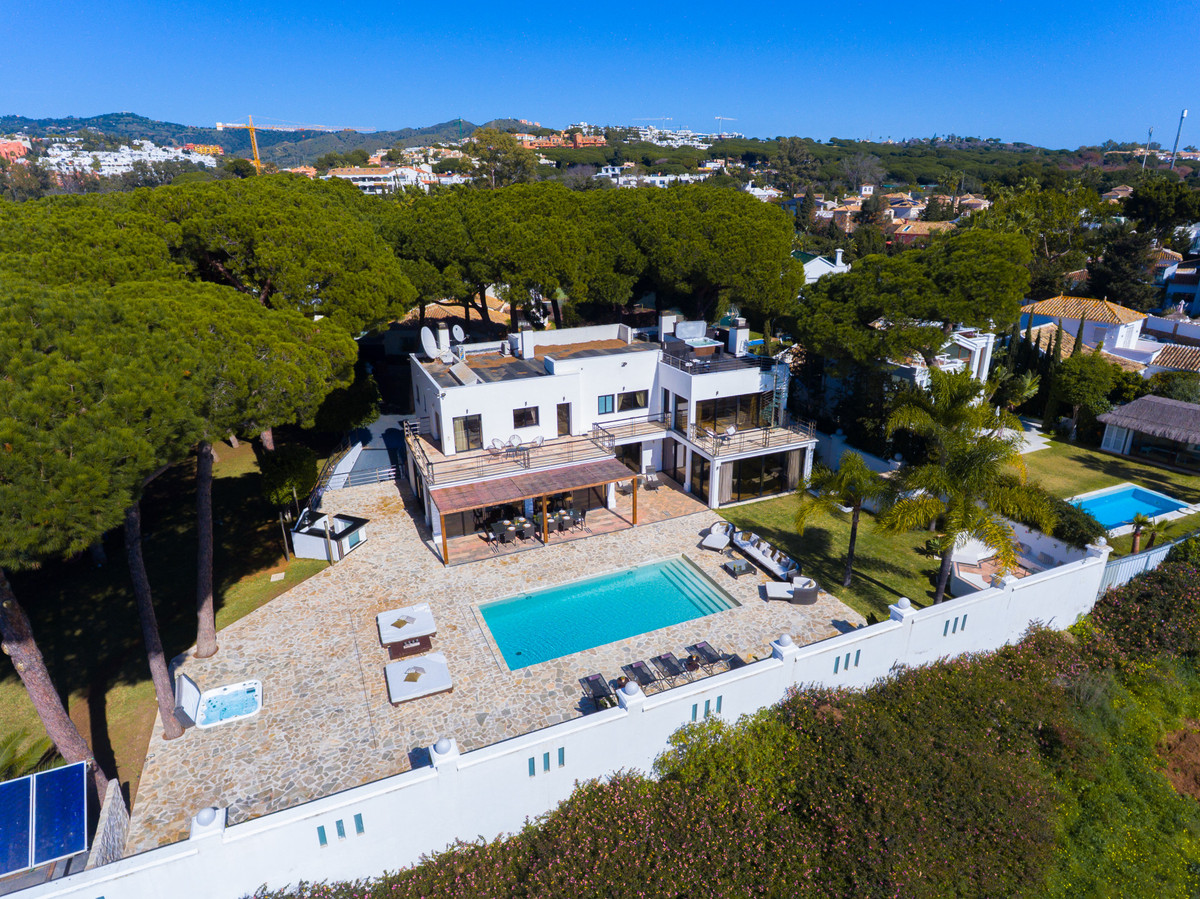 8 Bed Townhouse for sale in Artola Costa Del Sol, Málaga, Spain