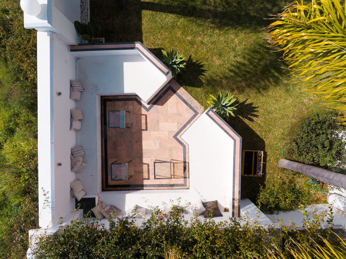 8 Bed Townhouse for sale in Artola Costa Del Sol, Málaga, Spain