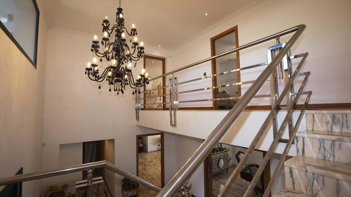 8 Bed Townhouse for sale in Artola Costa Del Sol, Málaga, Spain