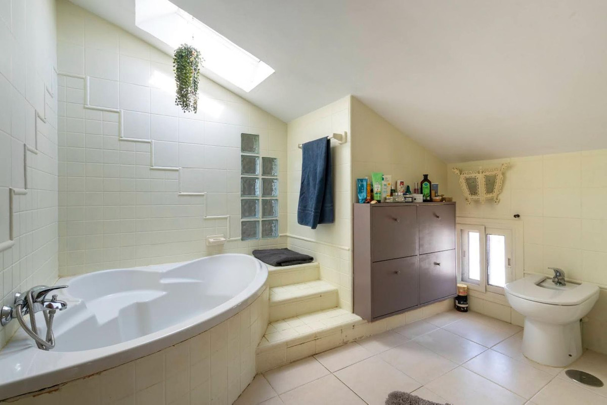 3 Bed Townhouse for sale in Coín Costa Del Sol, Málaga, Spain