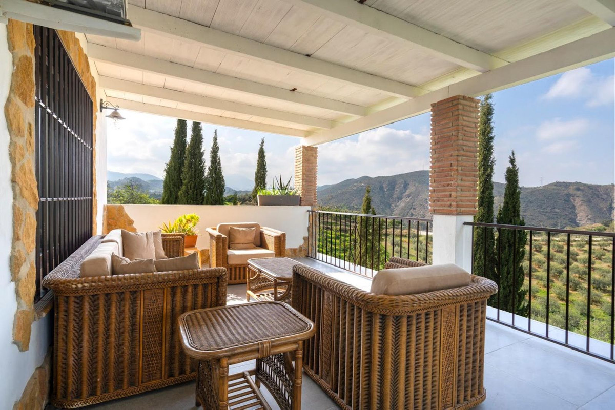 3 Bed Townhouse for sale in Coín Costa Del Sol, Málaga, Spain