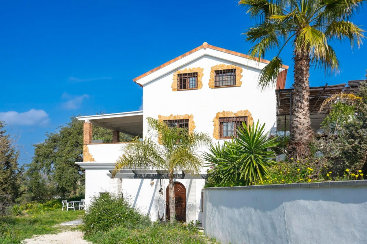 3 Bed Townhouse for sale in Coín Costa Del Sol, Málaga, Spain