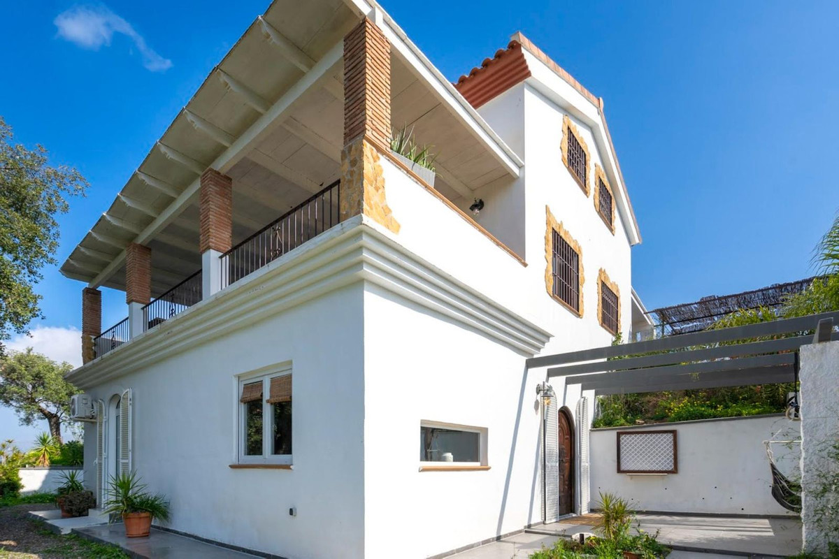 3 Bed Townhouse for sale in Coín Costa Del Sol, Málaga, Spain