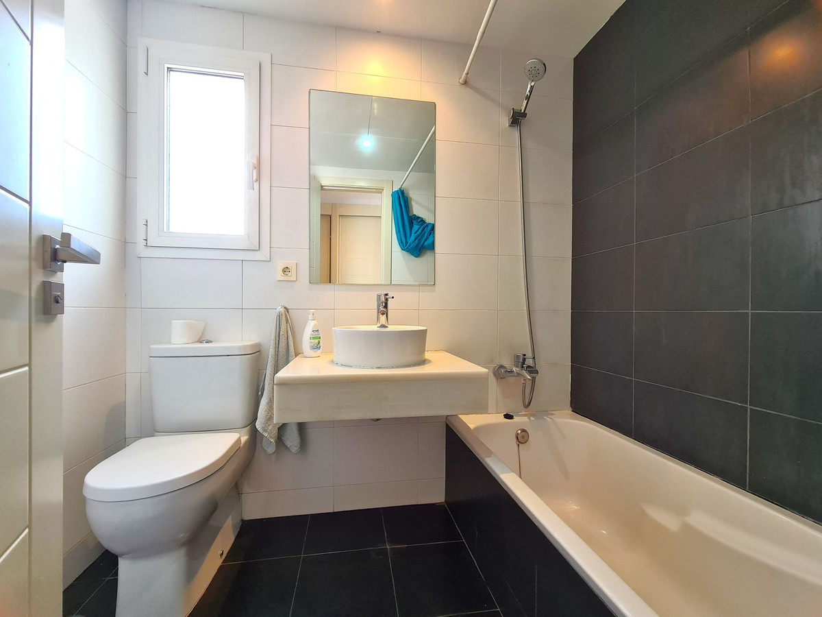 3 Bed Apartment for sale in Estepona Costa Del Sol, Málaga, Spain