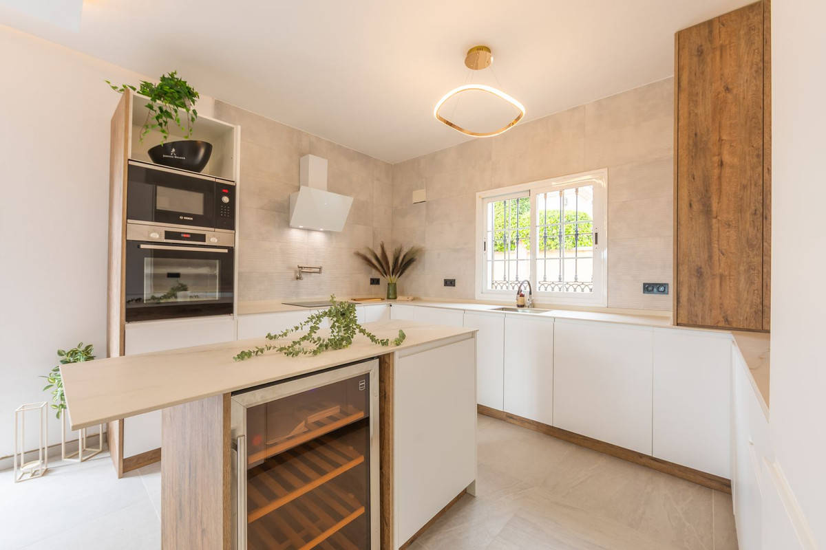 Se vende Villa - Chalet de 3 dormitorios en Costa Del Sol, Málaga, España