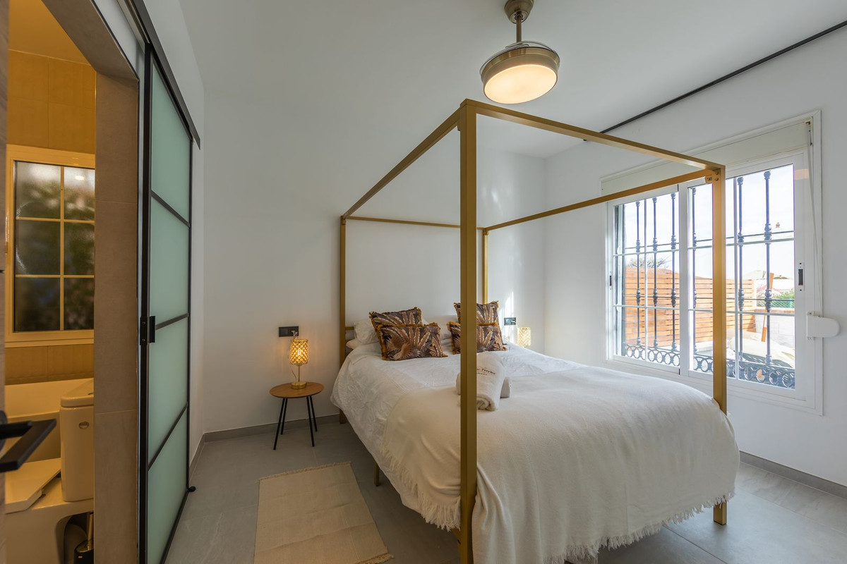 Se vende Villa - Chalet de 3 dormitorios en Costa Del Sol, Málaga, España