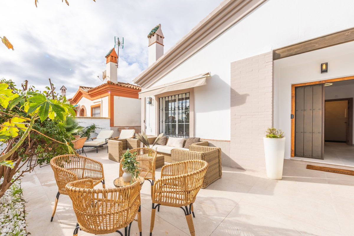 Se vende Villa - Chalet de 3 dormitorios en Costa Del Sol, Málaga, España