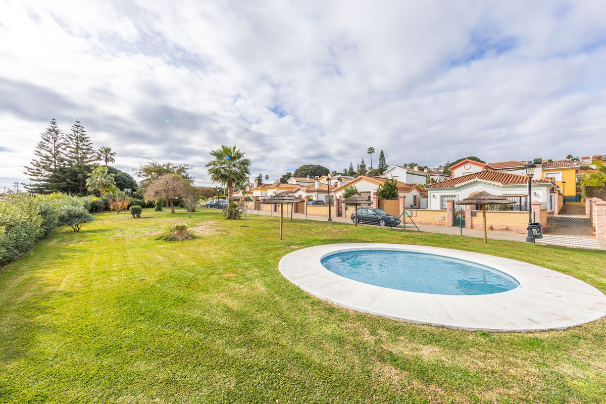 Se vende Villa - Chalet de 3 dormitorios en Costa Del Sol, Málaga, España