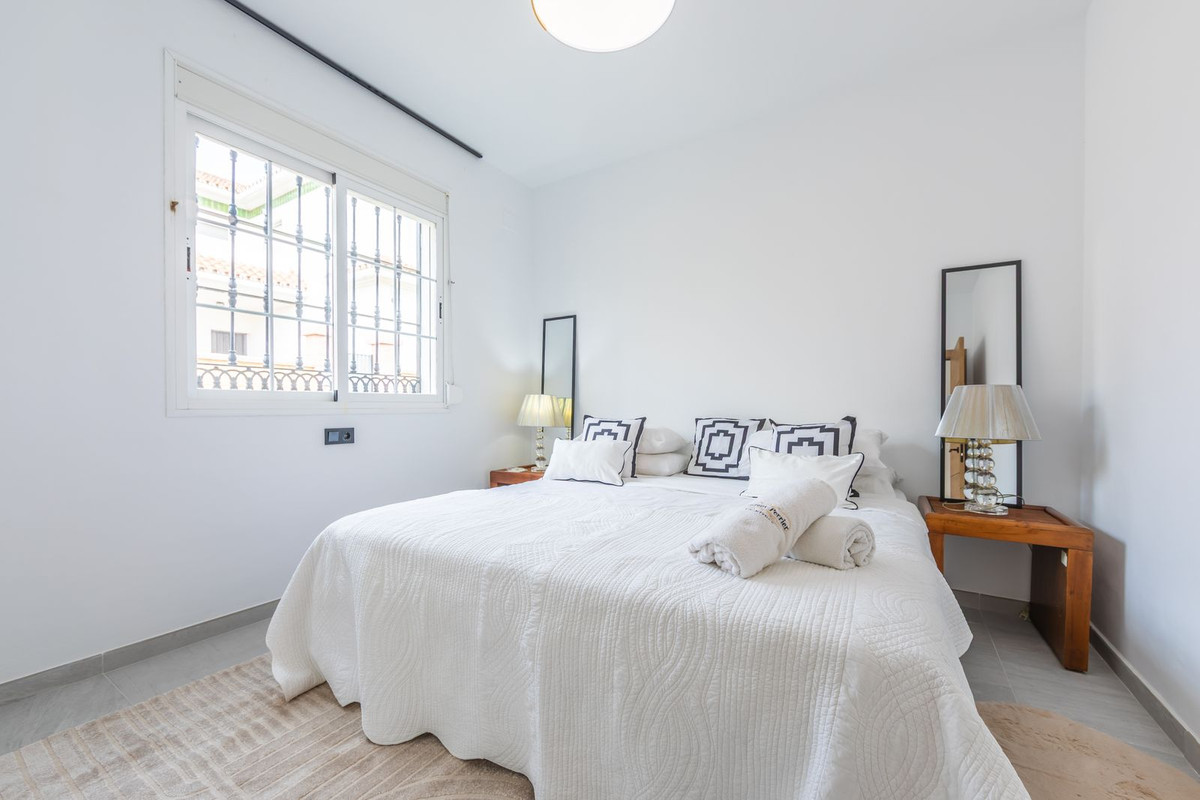 Se vende Villa - Chalet de 3 dormitorios en Costa Del Sol, Málaga, España