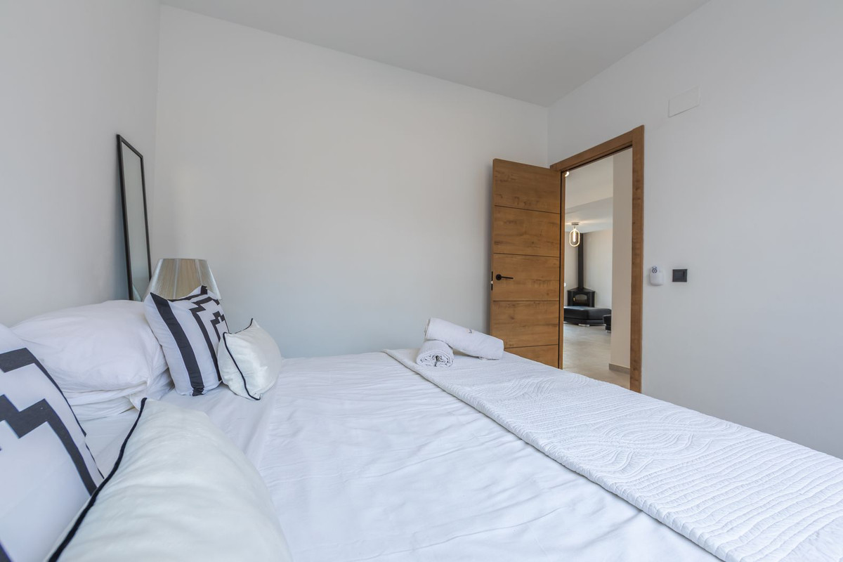 Se vende Villa - Chalet de 3 dormitorios en Costa Del Sol, Málaga, España