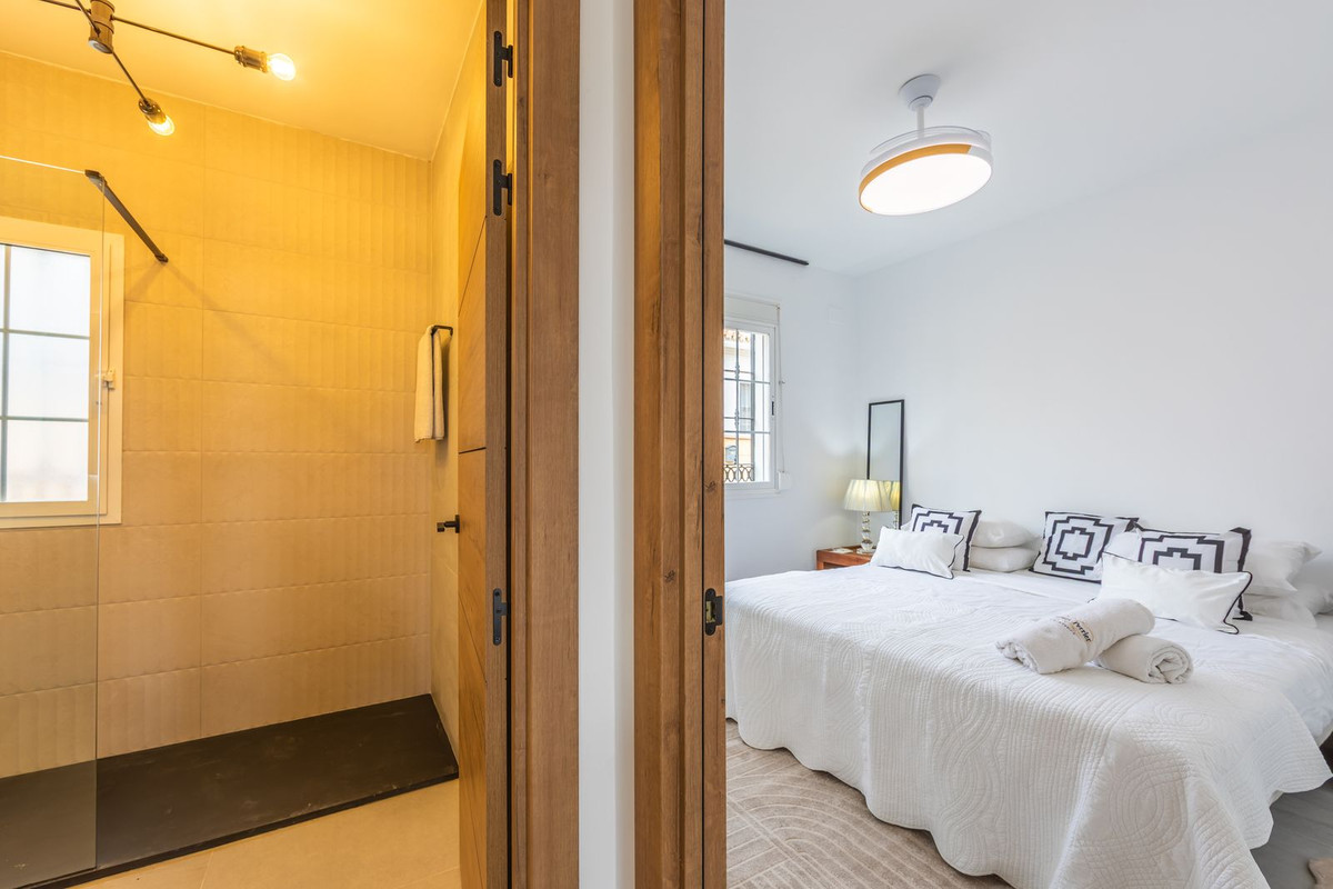 Se vende Villa - Chalet de 3 dormitorios en Costa Del Sol, Málaga, España