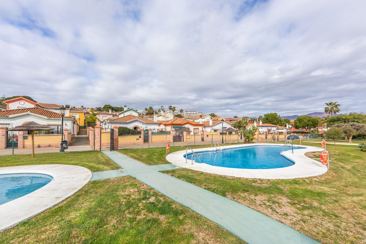 Se vende Villa - Chalet de 3 dormitorios en Costa Del Sol, Málaga, España