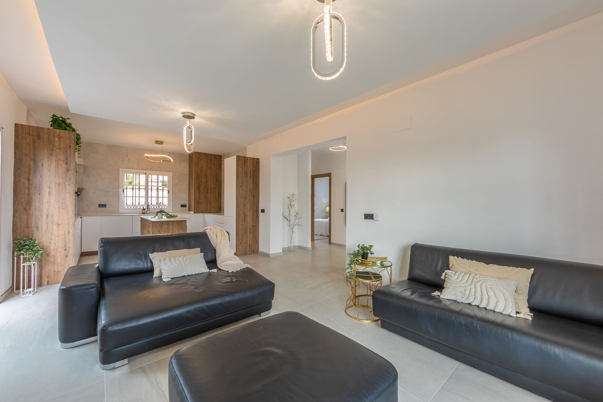 Se vende Villa - Chalet de 3 dormitorios en Costa Del Sol, Málaga, España