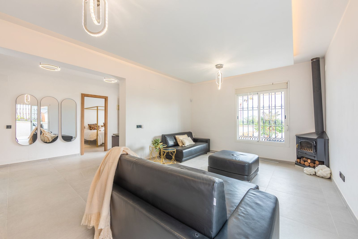 Se vende Villa - Chalet de 3 dormitorios en Costa Del Sol, Málaga, España