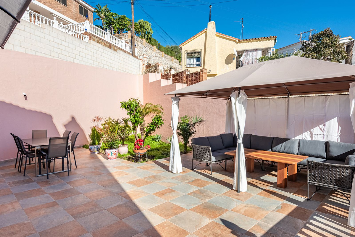 4 Bed Townhouse for sale in Torreblanca Costa Del Sol, Málaga, Spain