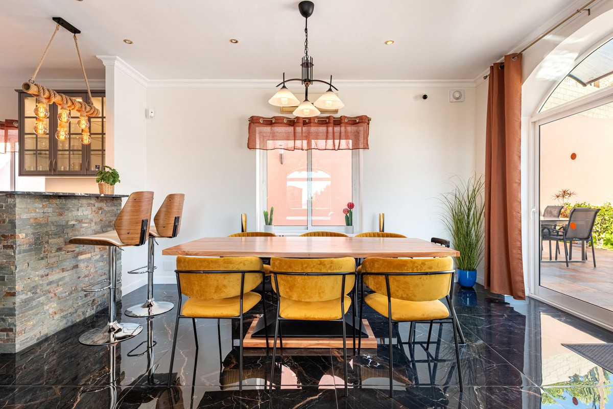 4 Bed Townhouse for sale in Torreblanca Costa Del Sol, Málaga, Spain