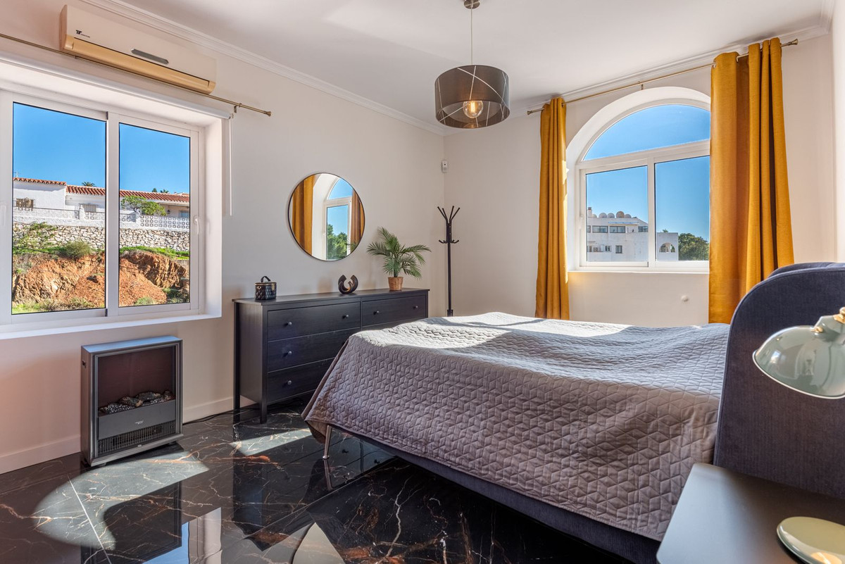 4 Bed Townhouse for sale in Torreblanca Costa Del Sol, Málaga, Spain