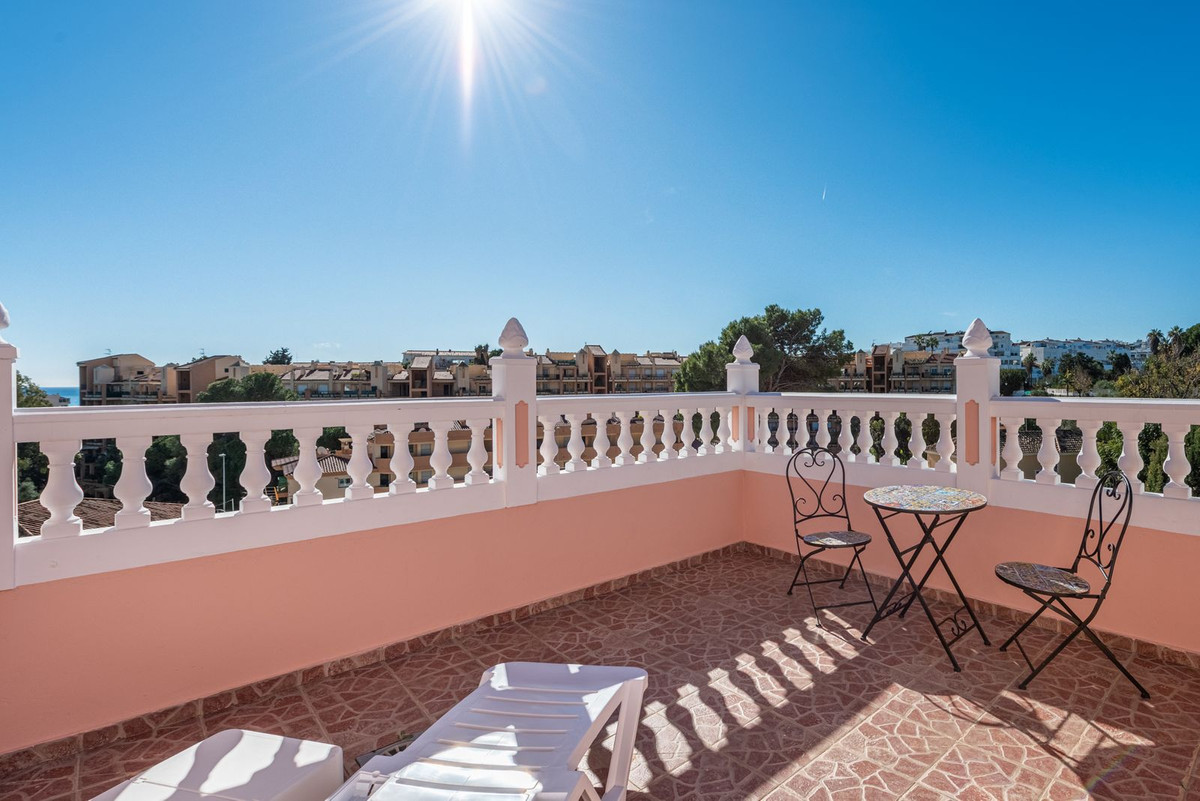 4 Bed Townhouse for sale in Torreblanca Costa Del Sol, Málaga, Spain