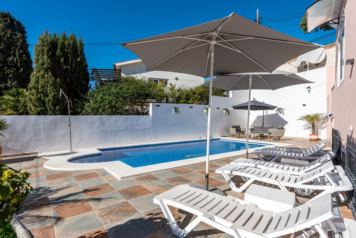 4 Bed Townhouse for sale in Torreblanca Costa Del Sol, Málaga, Spain