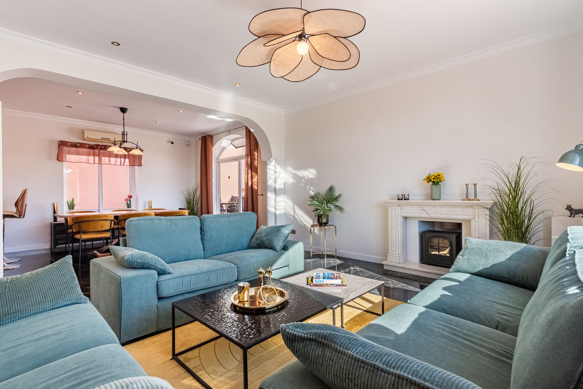 4 Bed Townhouse for sale in Torreblanca Costa Del Sol, Málaga, Spain