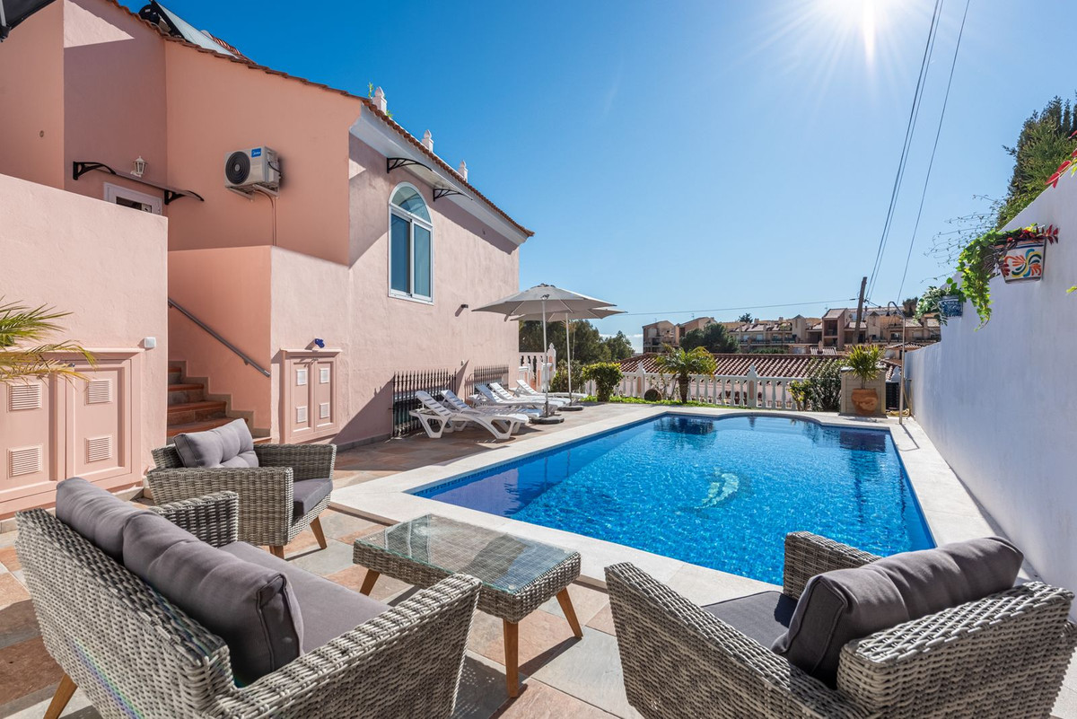 4 Bed Townhouse for sale in Torreblanca Costa Del Sol, Málaga, Spain