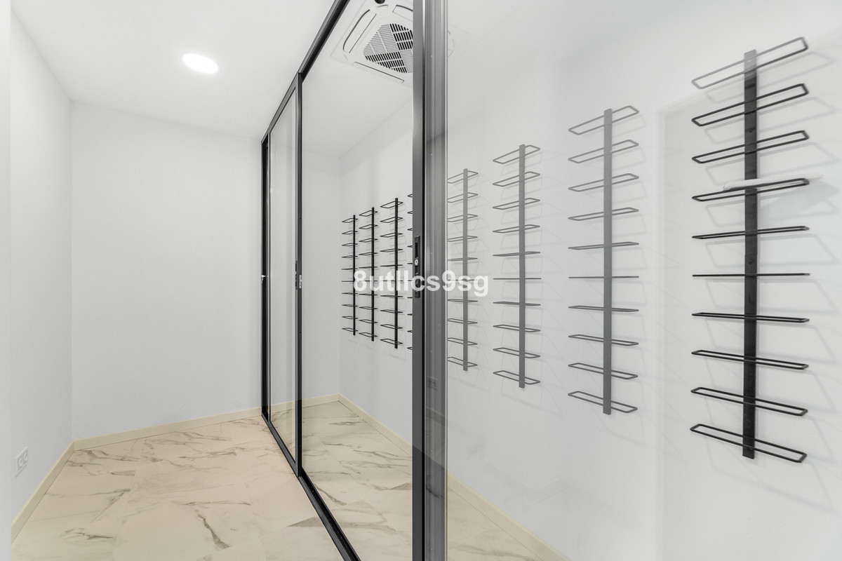 Se vende Villa - Chalet de 6 dormitorios en Costa Del Sol, Málaga, España
