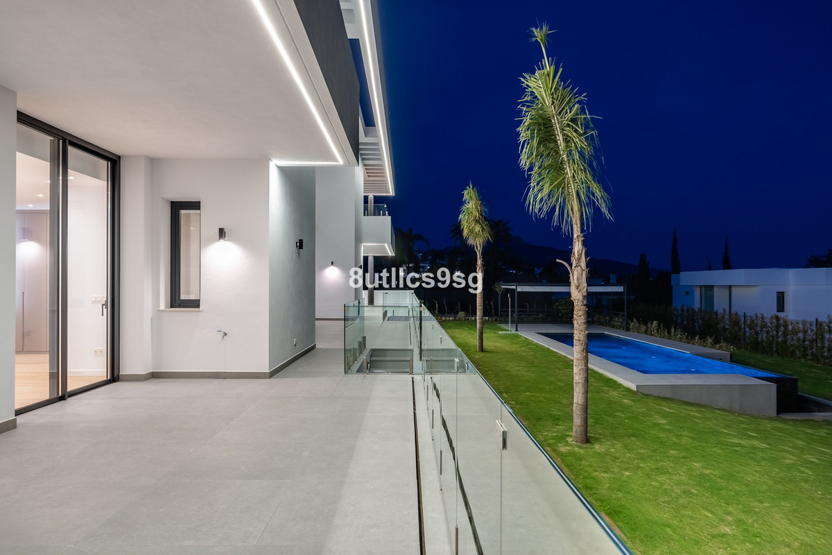 Se vende Villa - Chalet de 6 dormitorios en Costa Del Sol, Málaga, España