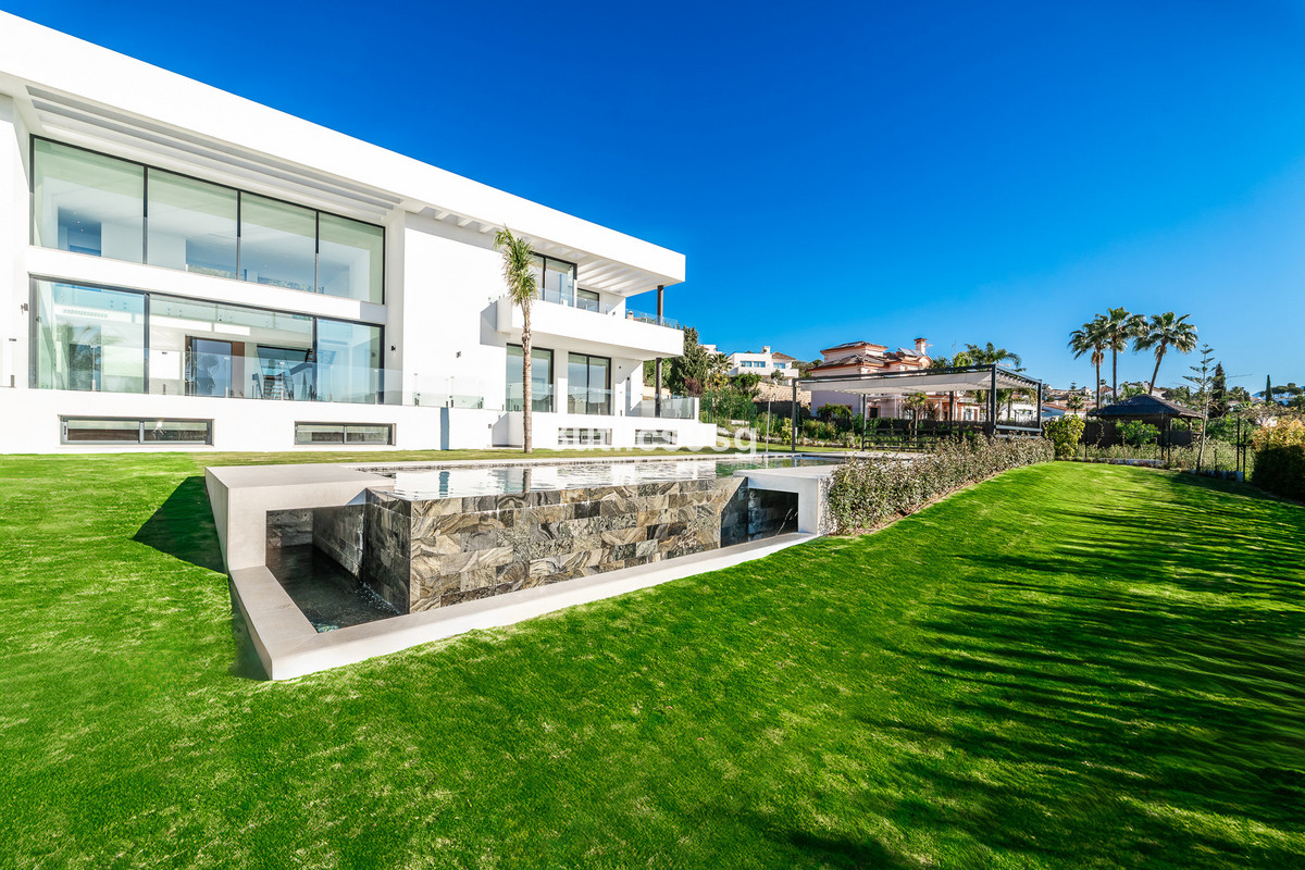 Se vende Villa - Chalet de 6 dormitorios en Costa Del Sol, Málaga, España