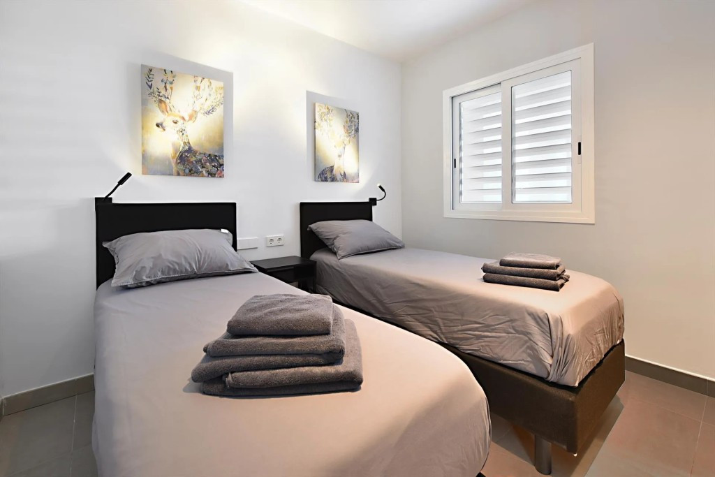 3 Bed Apartment for sale in Fuengirola Costa Del Sol, Málaga, Spain