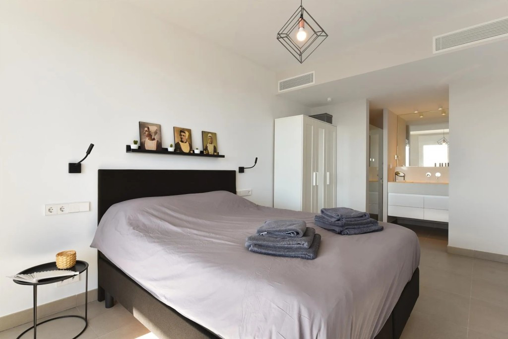 3 Bed Apartment for sale in Fuengirola Costa Del Sol, Málaga, Spain