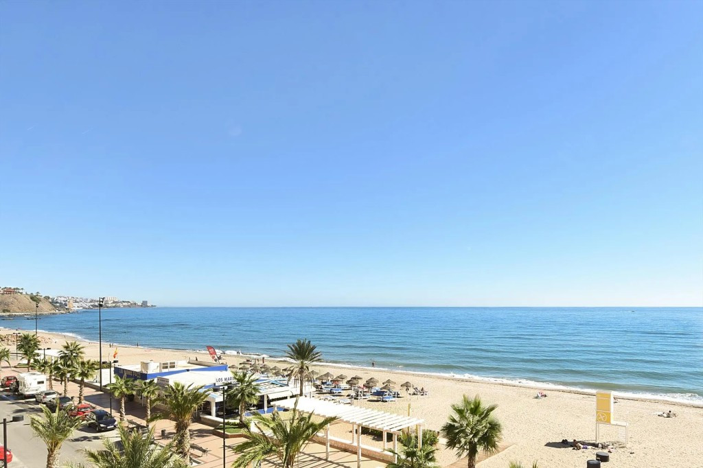 3 Bed Apartment for sale in Fuengirola Costa Del Sol, Málaga, Spain