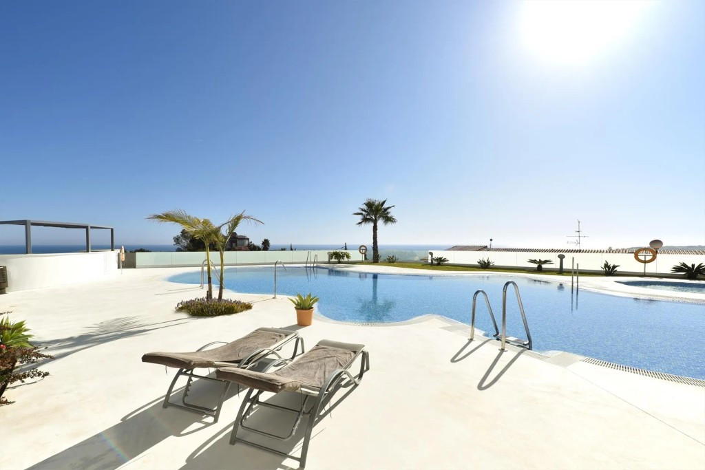 3 Bed Apartment for sale in Fuengirola Costa Del Sol, Málaga, Spain