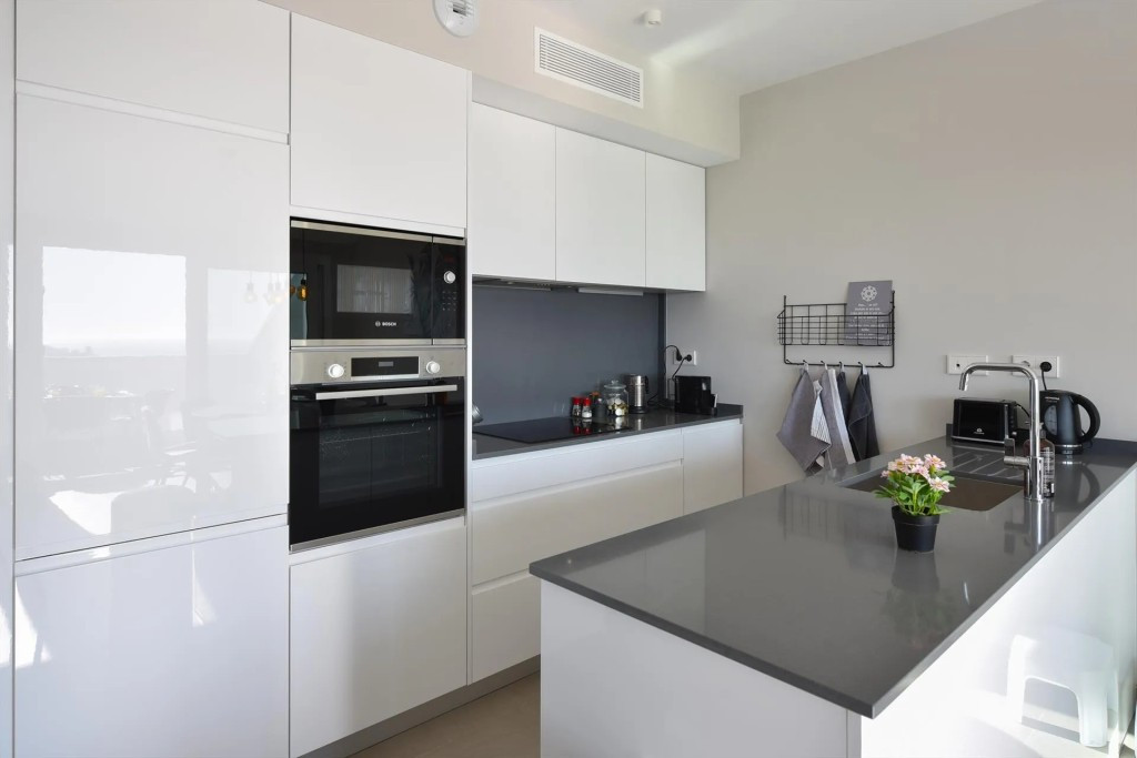 3 Bed Apartment for sale in Fuengirola Costa Del Sol, Málaga, Spain