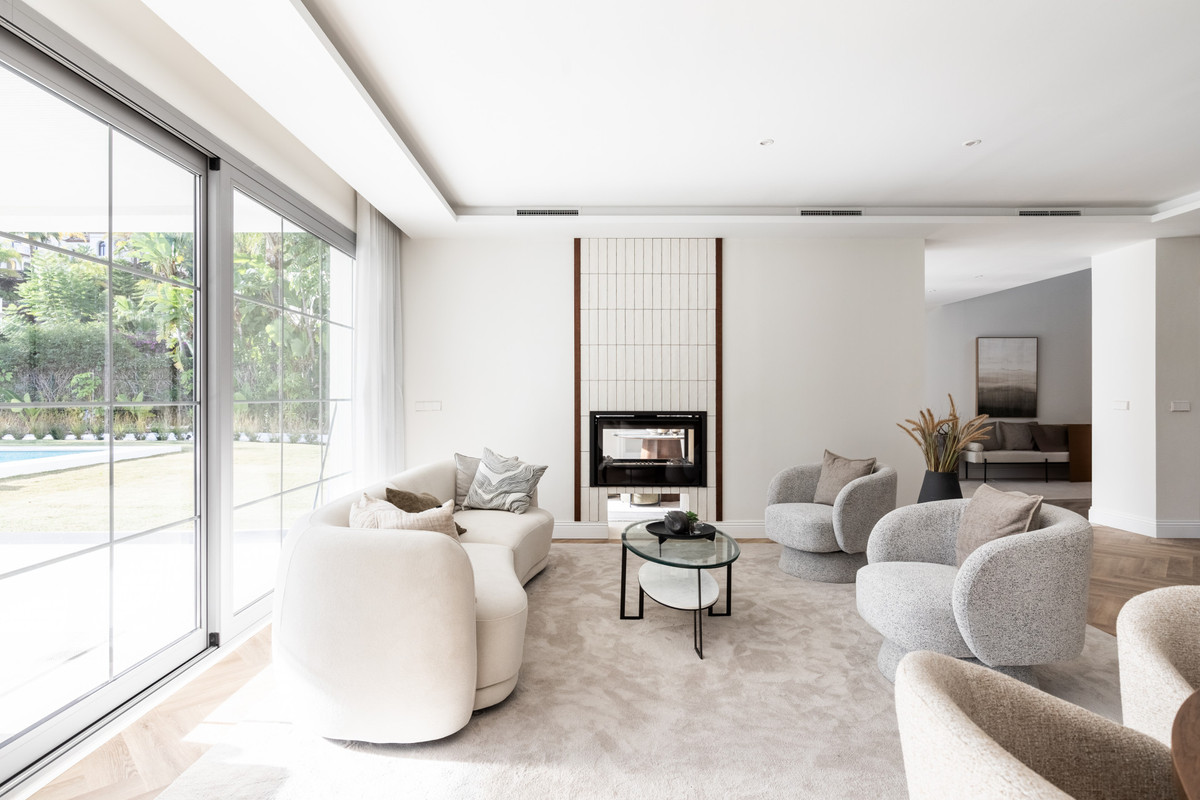 Se vende Villa - Chalet de 4 dormitorios en Costa Del Sol, Málaga, España