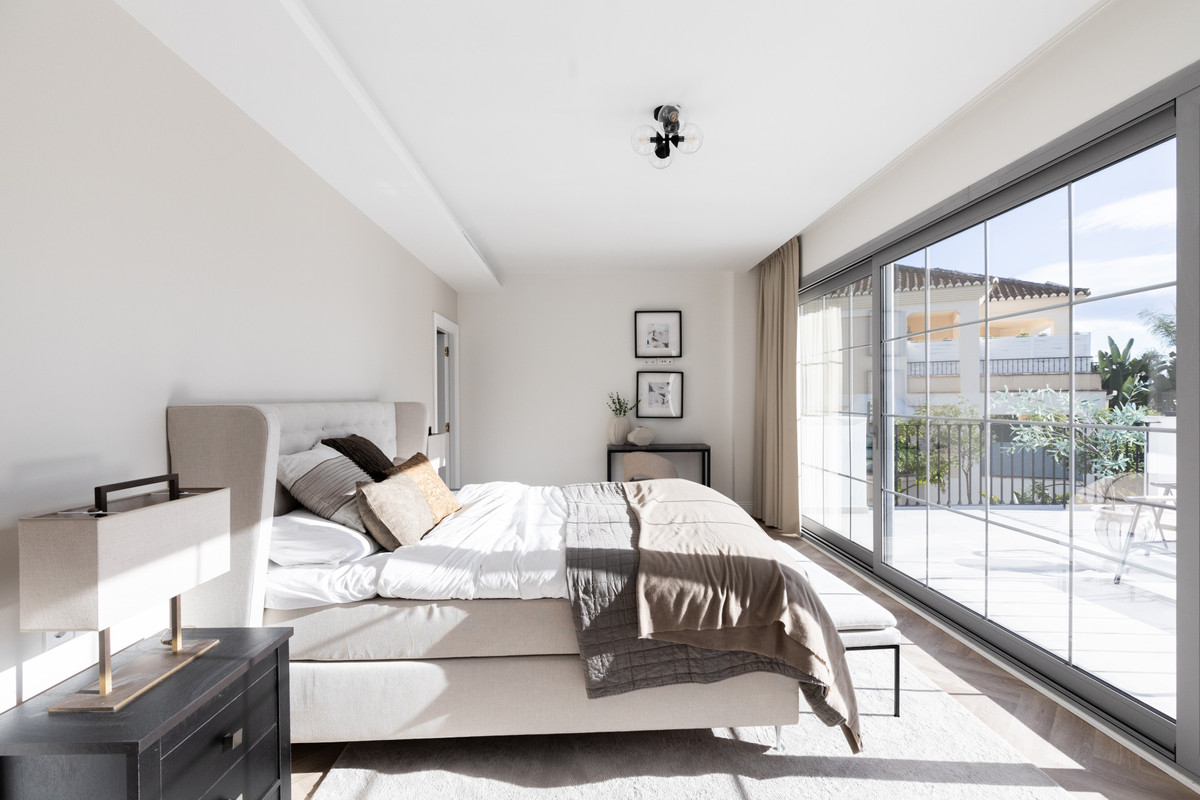 Se vende Villa - Chalet de 4 dormitorios en Costa Del Sol, Málaga, España