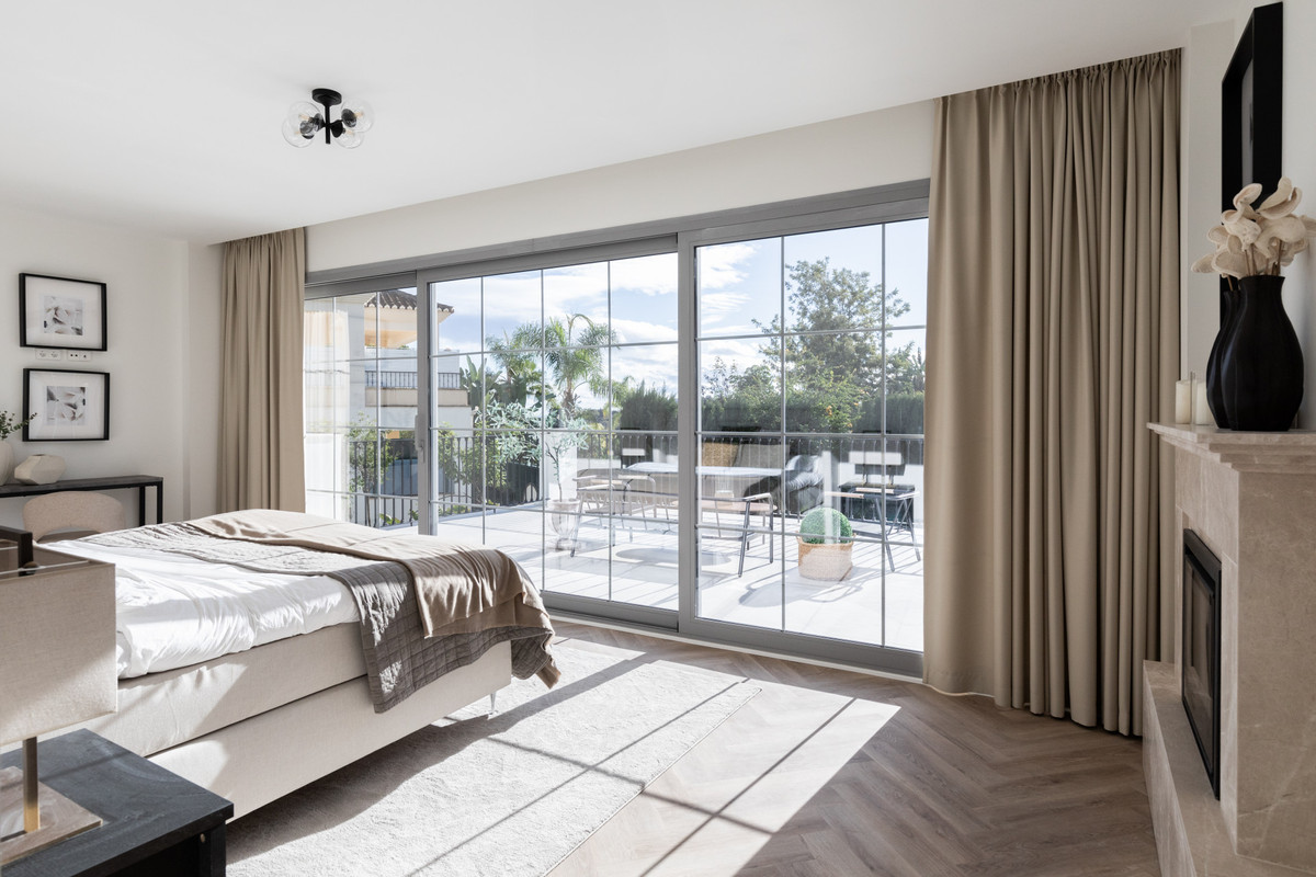 Se vende Villa - Chalet de 4 dormitorios en Costa Del Sol, Málaga, España