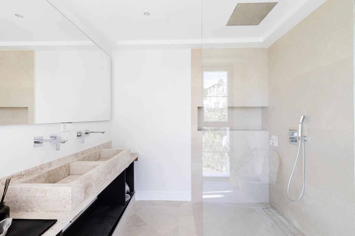 Se vende Villa - Chalet de 4 dormitorios en Costa Del Sol, Málaga, España