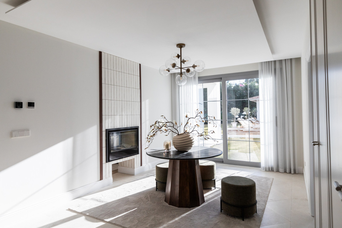 Se vende Villa - Chalet de 4 dormitorios en Costa Del Sol, Málaga, España