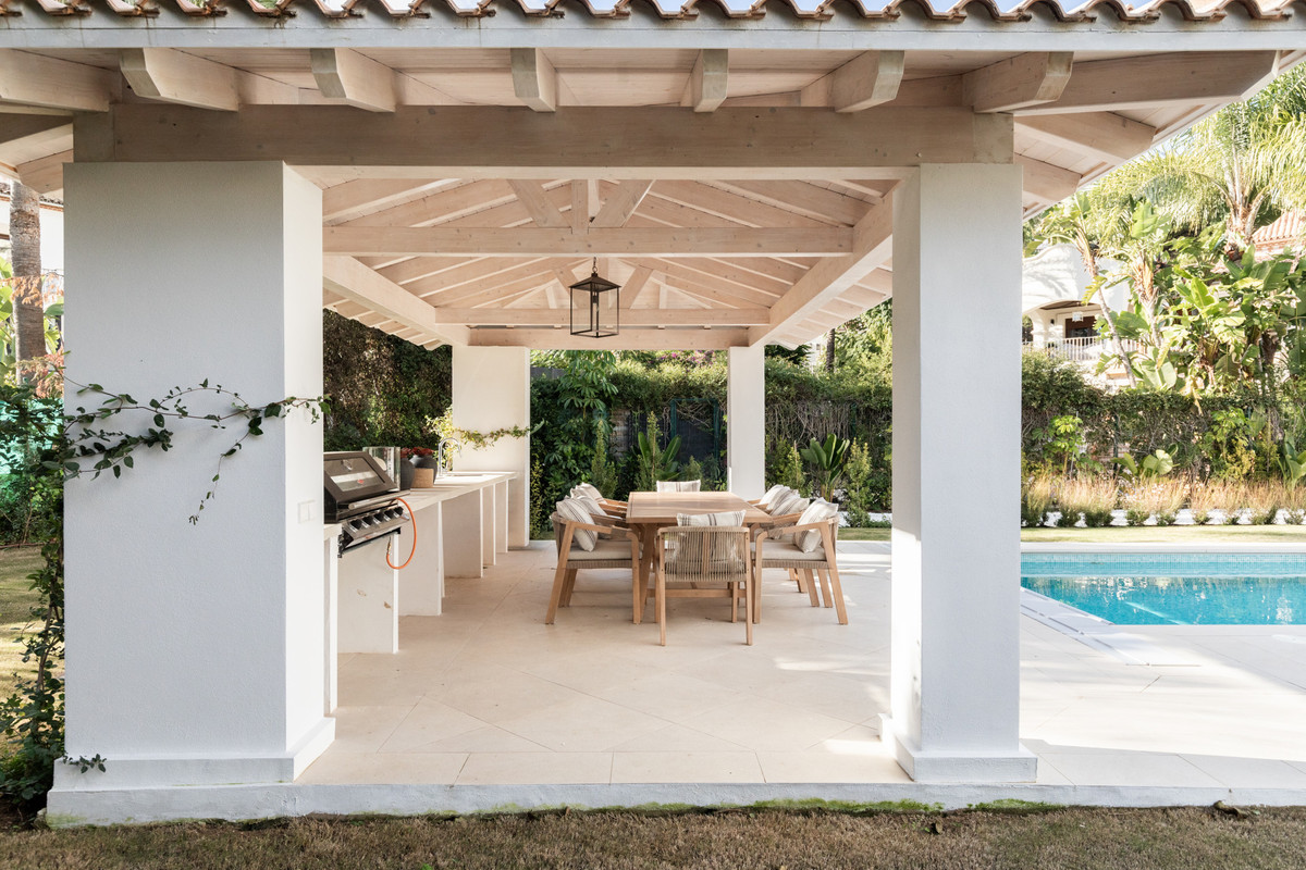 Se vende Villa - Chalet de 4 dormitorios en Costa Del Sol, Málaga, España