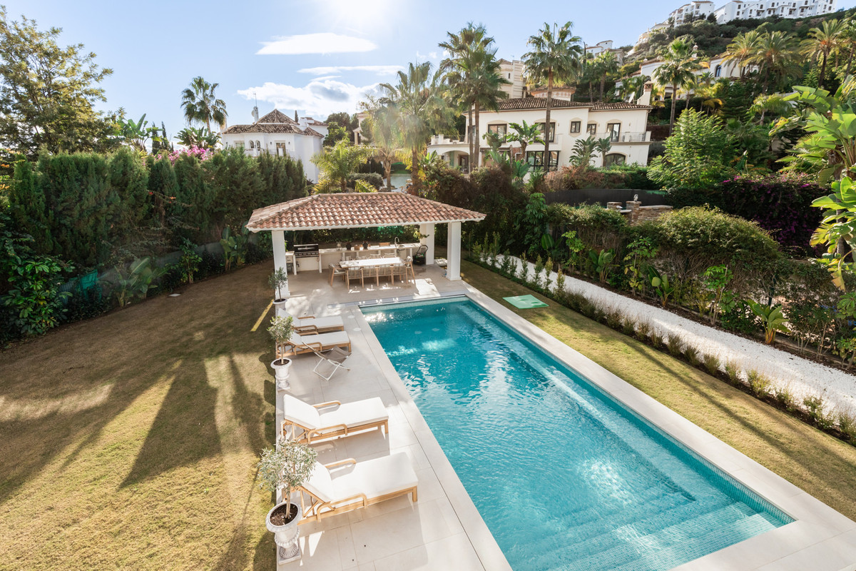 Se vende Villa - Chalet de 4 dormitorios en Costa Del Sol, Málaga, España