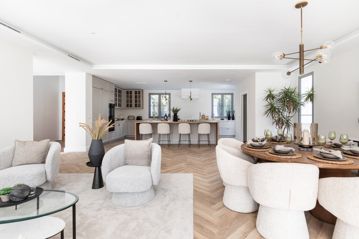 Se vende Villa - Chalet de 4 dormitorios en Costa Del Sol, Málaga, España