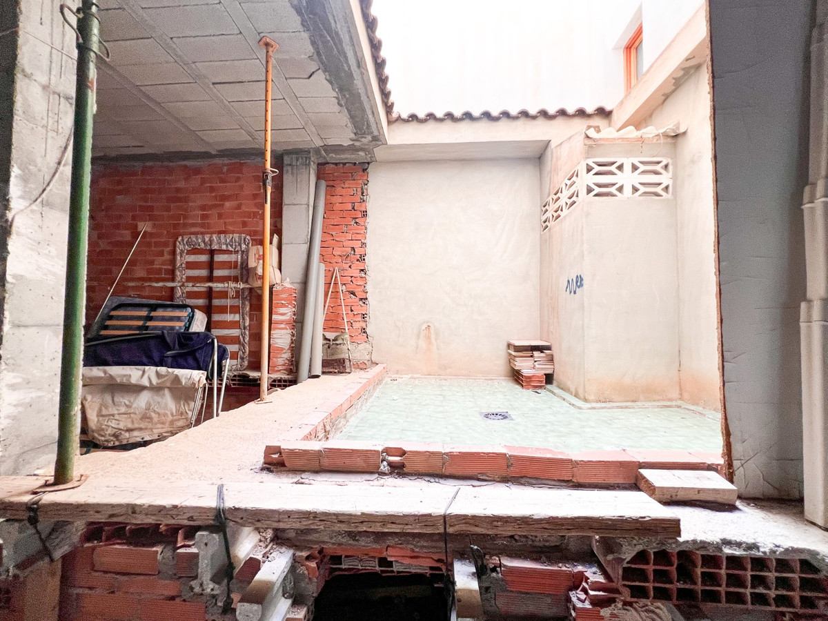 Commercial unit for sale in Guardamar Del Segura Costa Blanca, Alicante, Spain