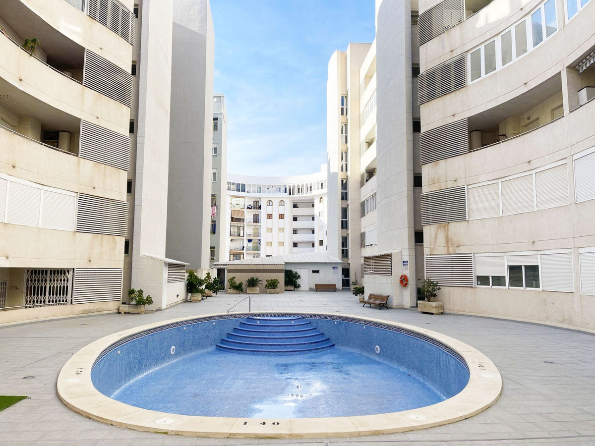 Se vende Apartamento Planta Media de 3 dormitorios en Costa Blanca, Alicante, España